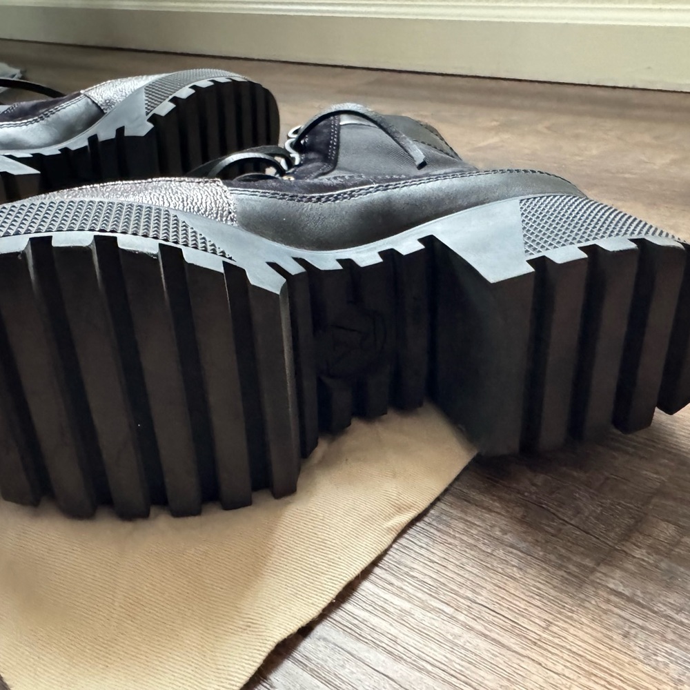 Louis Vuitton Laureate Platform Desert Boot - Picture 6 of 7